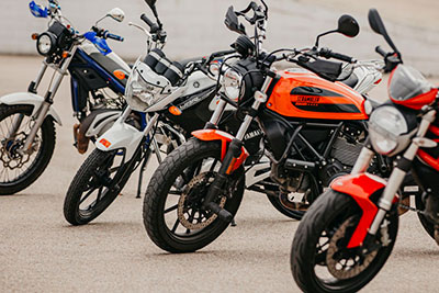 Flota de motos de autoescuela
